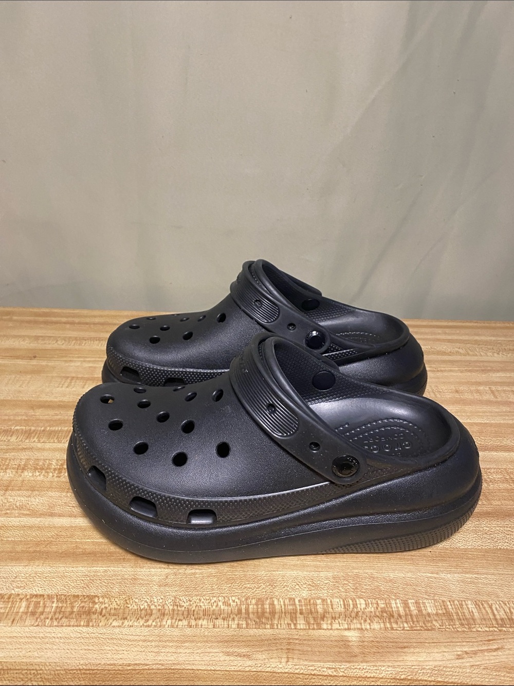 CROCS Classic Crush Clogs Black Mens and Women’s unisex Slip On WMNS 8 / Mens 6